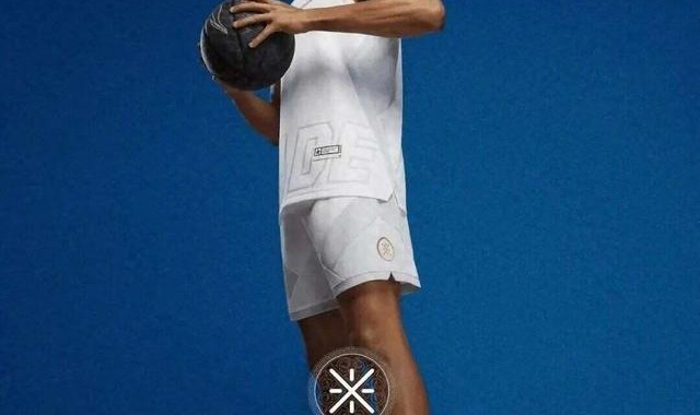 开云网页版-签约“小科比”！李宁官宣NBA球星克里斯蒂加盟韦德之队|科比·布莱恩特|德维恩·韦德|独行侠|科比-布莱恩特|马基斯-克里斯_新浪体育_新浪新闻