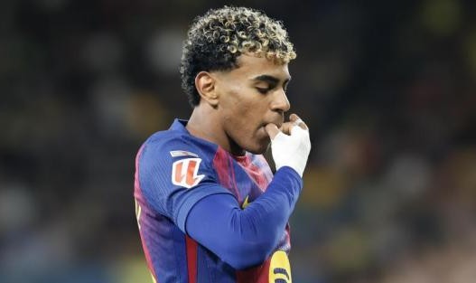 开云入口-不完美巴萨8连胜，亚马尔就是那只双倍被嘘的公鸡？