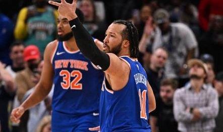 开云入口-【现场】尼克斯1分险胜 灰熊掉至西部第三