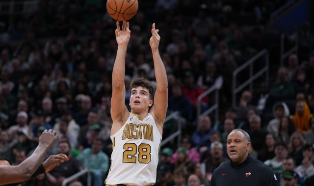 开云登录-命中绝平三分！布朗：冈萨雷斯打得很棒 对他和球队都是重要时刻