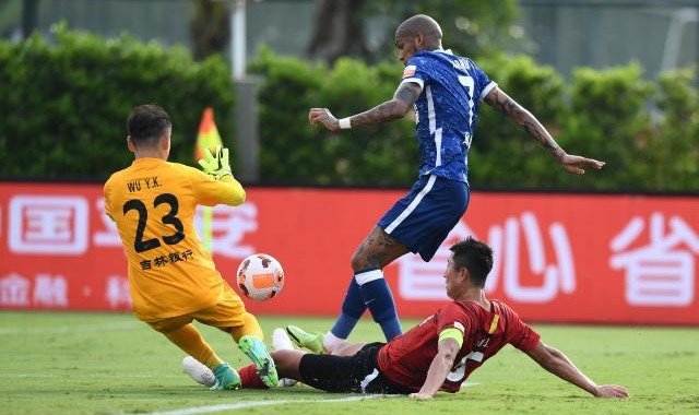 开云入口-【中超】埃里克卡兰加均错失良机 亚泰0比0河南