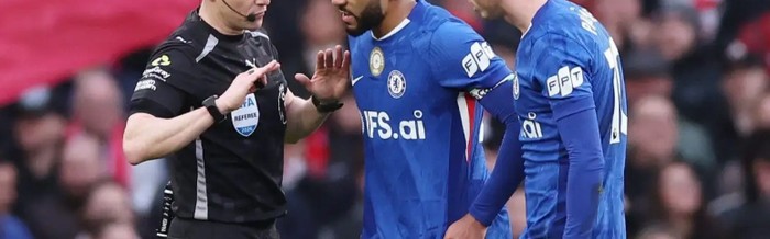 开云网页版-内维尔质疑VAR解释，克拉滕伯格怒批：切尔西被剥夺明显点球|阿森纳|马克-克拉滕伯格|加里-内维尔|里斯·詹姆斯|德克兰-赖斯_新浪体育_新浪新闻