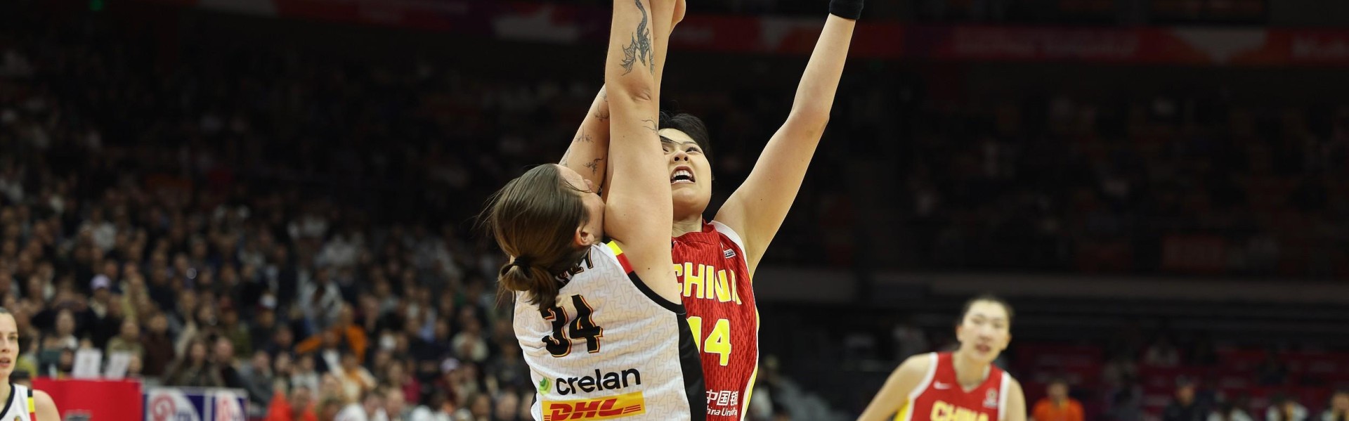 开云登录-找找状态！韩旭和李月汝半场合计13投1中拿2分