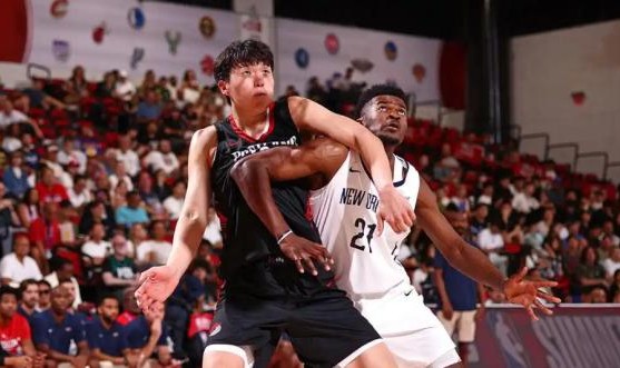 开云官网-连续3场得分上双的背后 杨瀚森的表现欲令人惊喜