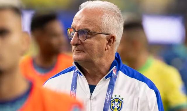 开云入口-维尼修斯伤缺 巴西队改打424 多里瓦尔或用二新人