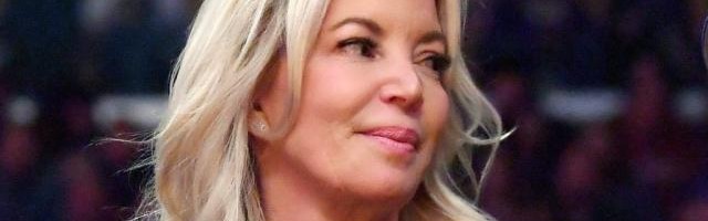 开云入口-湖人老板：NBA不会再有一人一城 但交易变多是好事