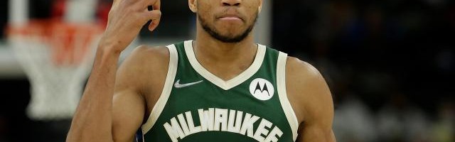 开云登录-大胜黄蜂雄鹿暂缓颓势 未来3战检验卫冕冠军状态