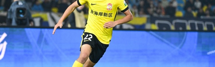 开云网页版-媒体人：杨希加盟上海海港已成定局，加盟深圳的传闻太不靠谱