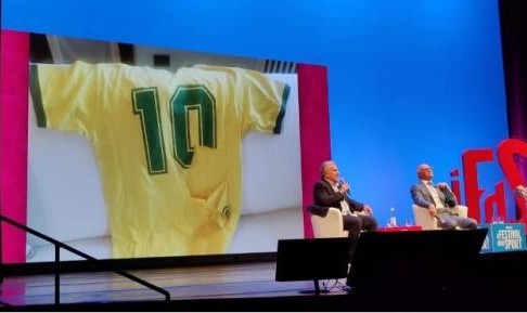 开云官网-艺术足球巅峰：法尔考和济科回忆1982梦幻巴西