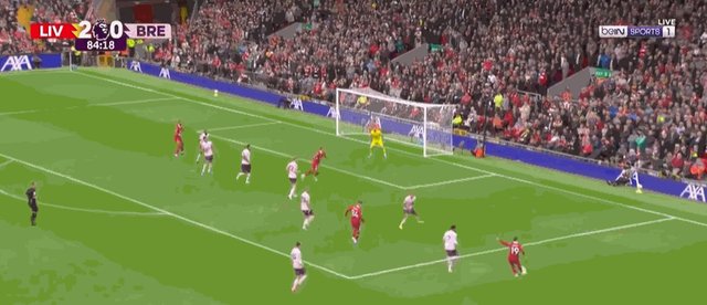 1724606458082043846.gif 努涅斯头球.gif